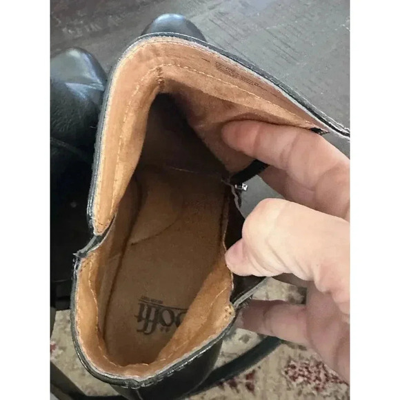 Sofft Black Leather Stacked Heel Ankle Boot Size 9M - Picture 5 of 6